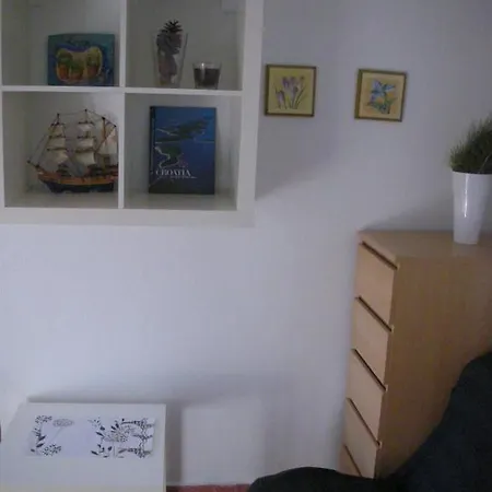 Apartamento Stana In Srima